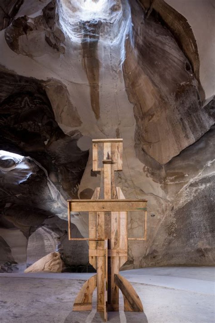 How Did The UK Artist Die?