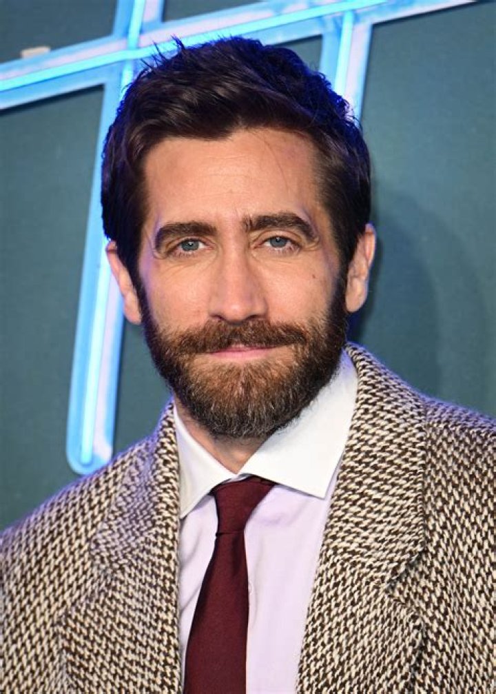 Jake Gyllenhaal – Biography, Facts & Life Story