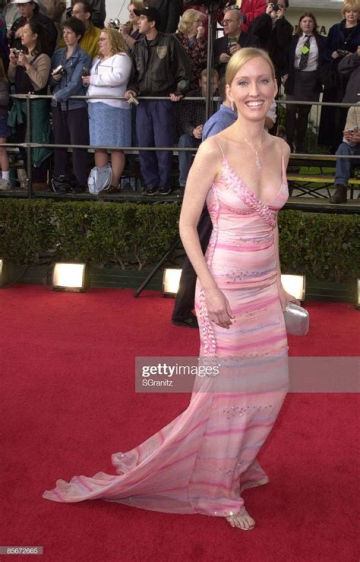 Janel Moloney – Biography, Facts & Life Story