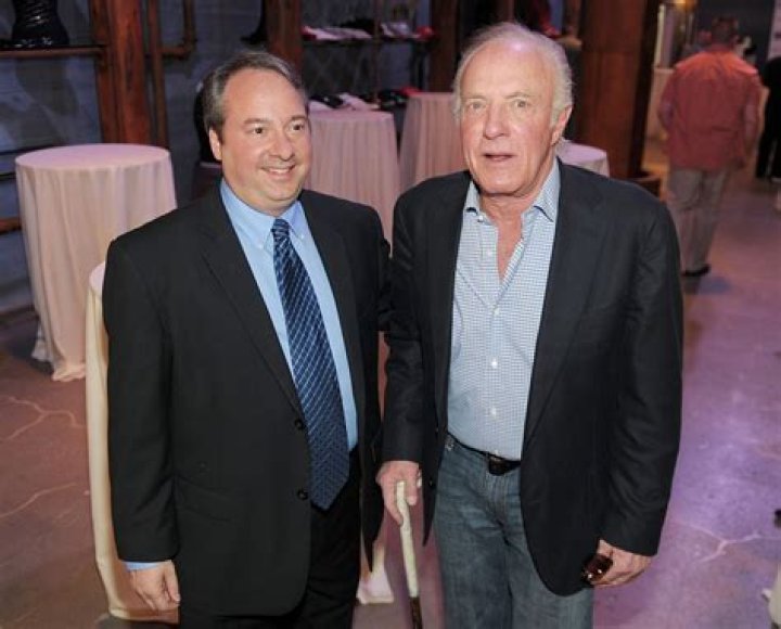 Who Is Jay Bloom Wife Carolyn Farkas? Meet Their Son Sean