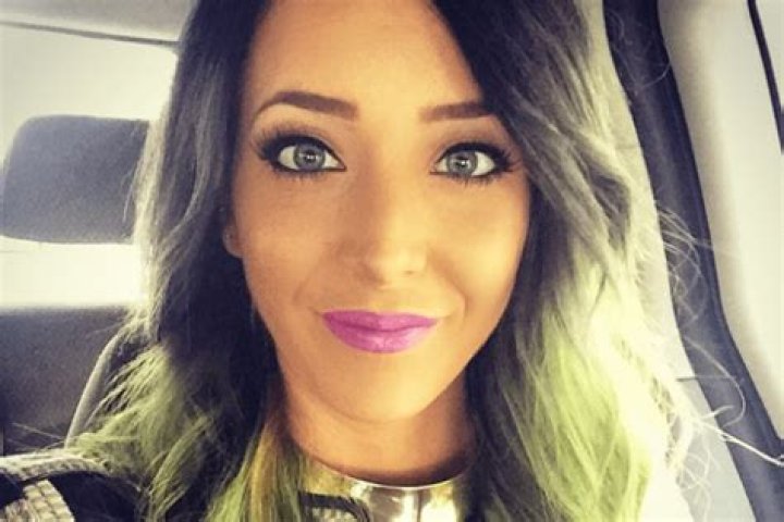 YouTuber Jenna Marbles Net Worth – Earnings and Annual Income From YouTube