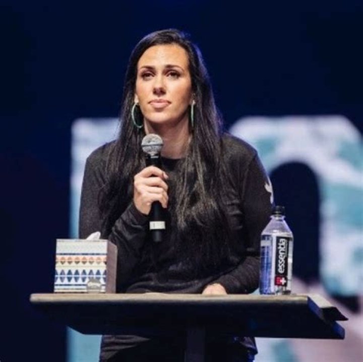 Jessica Hinn Bio, Wiki, Age, Family, Husband, Wedding, and Net Worth