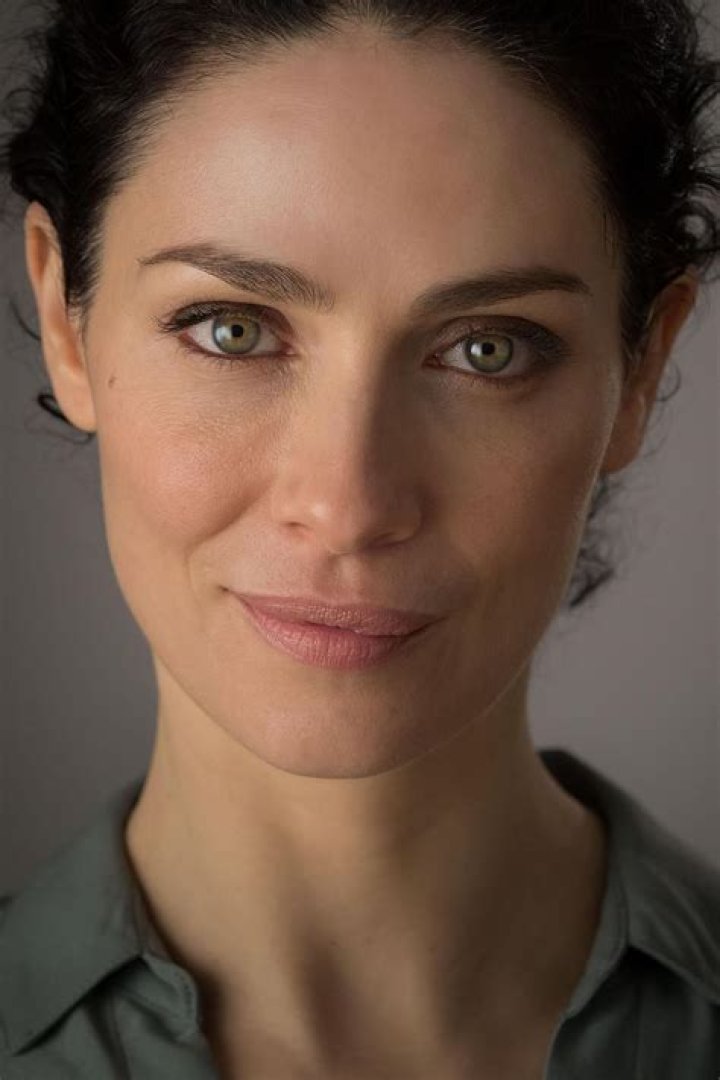 Joanne Kelly – Biography, Facts & Life Story