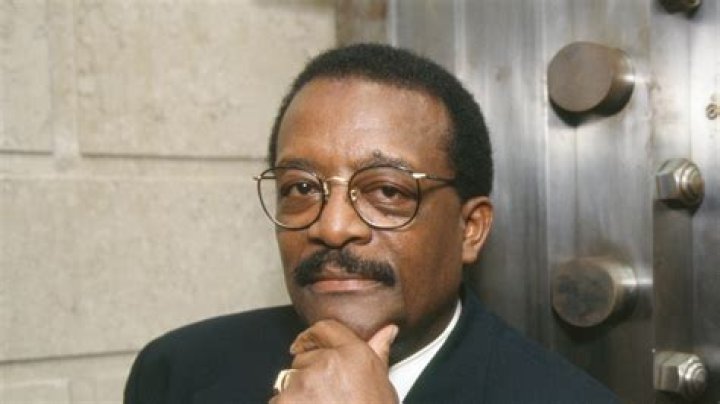 Johnnie Cochran biography- Trial lawyer of OJ Simpson case