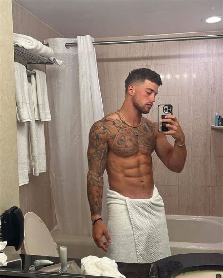 Josh Goldstein Age, Height, Sister, Girlfriend, Net Worth