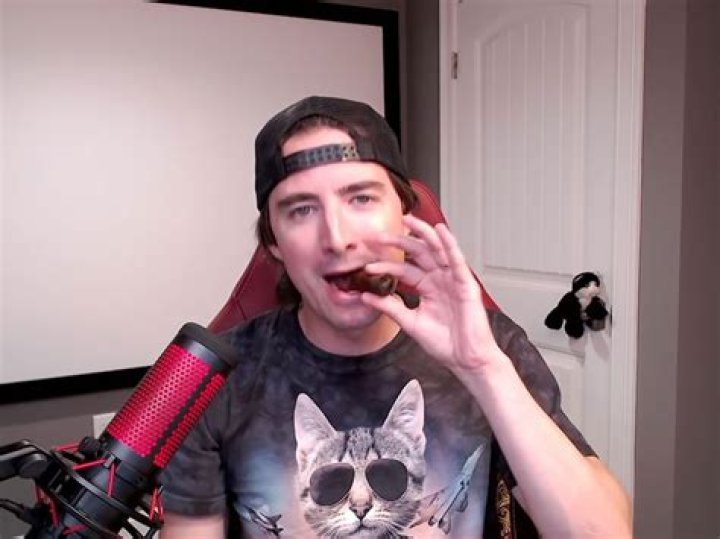 Keith Gill Now, Bio, Wiki, Age, Height, Wife, I Am Not A Cat, and Net Worth