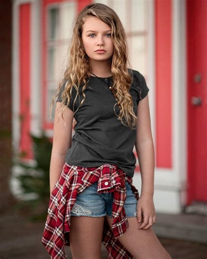 Kira Mclean – Biography, Facts & Life Story