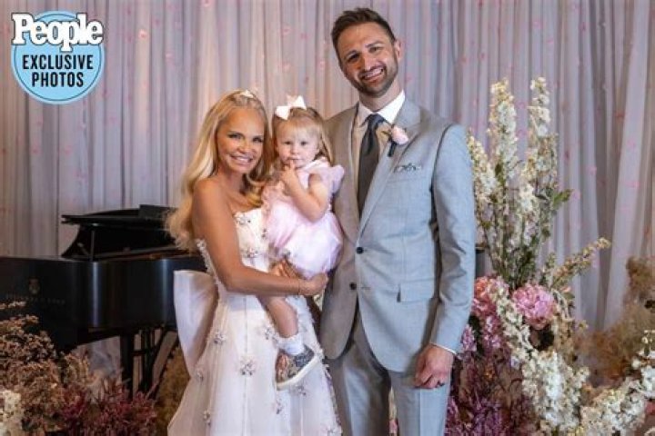 Is Kristin Chenoweth Married? A Look at Her Personal Life