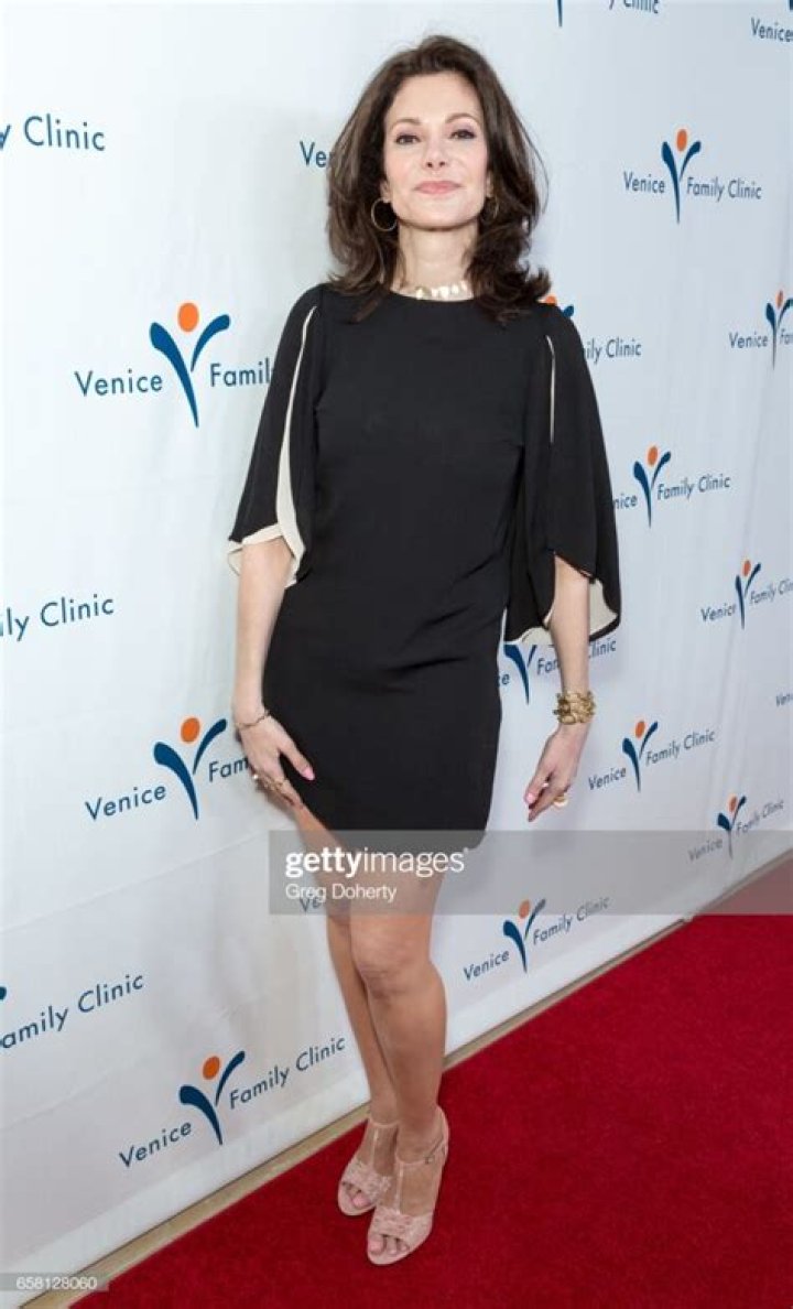 Laura Kightlinger Bio, Wiki, Age, Height, Husband, Movies, and Net Worth