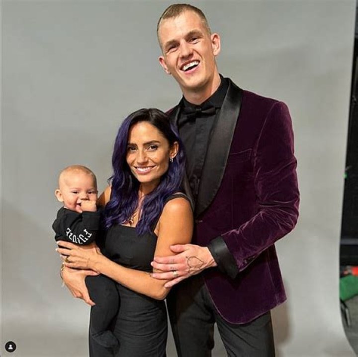 Layla Anna Lee Bio, Wiki, Age, Husband, Neymar, Fifa, Ronaldo, and Net Worth