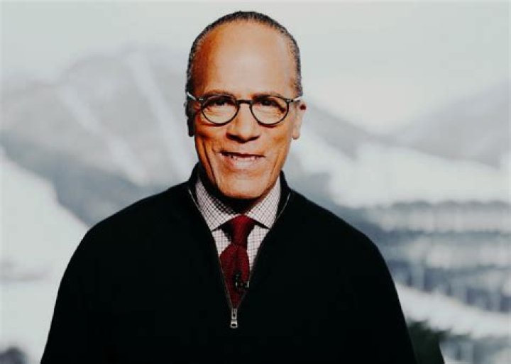 Queries On Lester Holt's Ethnic Background, Height & Glasses Answered
