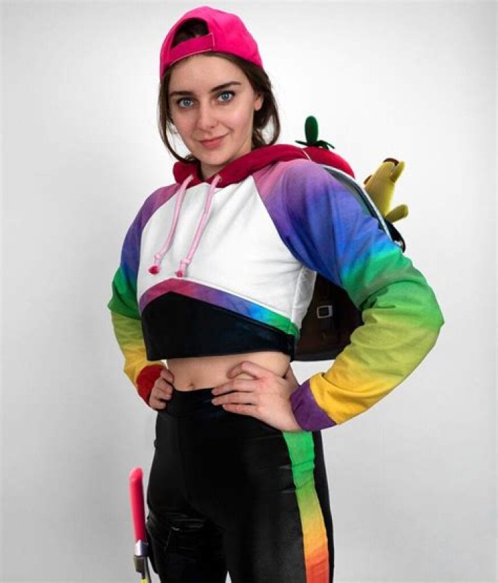 Loserfruit YouTuber, Bio, Wiki, Age, Height, Family, Boyfriend, Twitch, And Net Worth