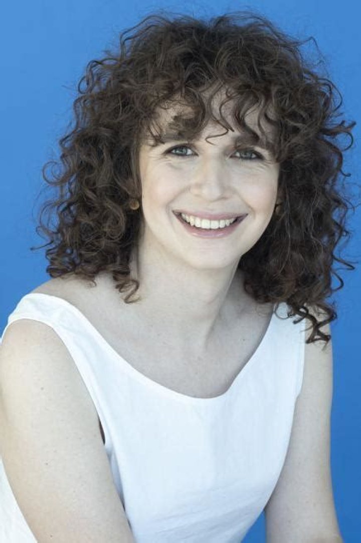 
5 Interesting Facts About Kinley Mochrie, She Is Colin Mochrie And Debra McGrath’s Daughter
