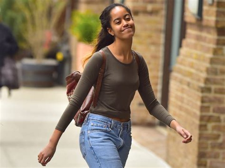Malia Obama Height, Weight, Age, Boyfriend, Biography, Family & Facts