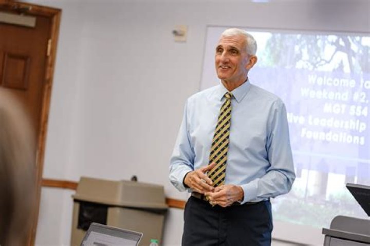 Mark Hertling CNN, Bio, Wiki, Age, Wife, Son, Salary, and Net Worth