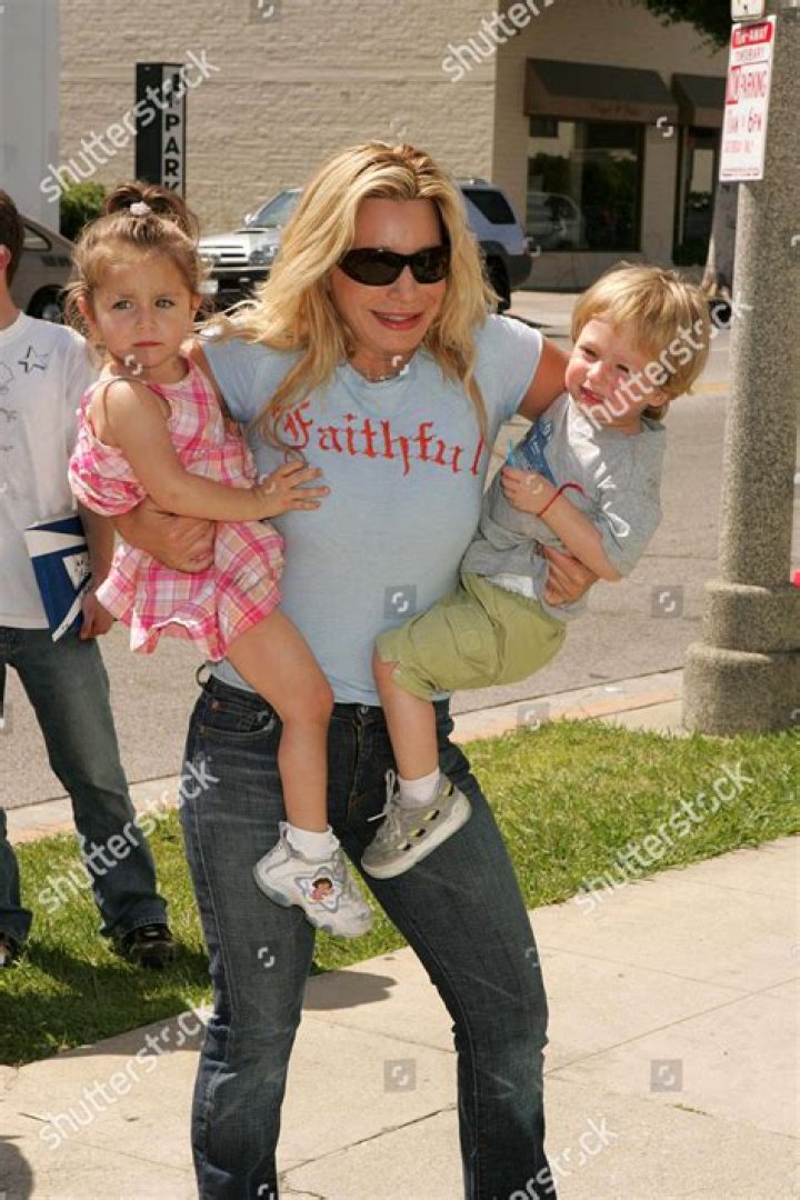 Meet Taylor Dayne Son Levi Dayne And Daughter Astaria Dayne