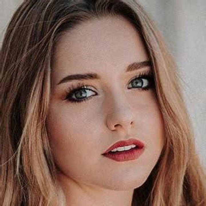 Melanie Hfl Wiki, Age, Biography, Info, Details, Boyfriend, Net Worth:-