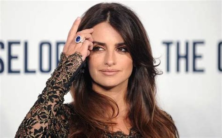 Penélope Cruz Net Worth – How Much is Cruz Worth?