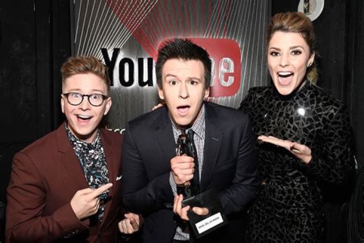 
Philip DeFranco Net Worth – Income From His YouTube Channel And Merchandise
