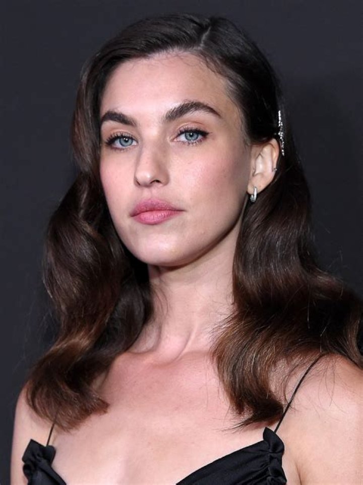 Rainey Qualley – Biography, Facts & Life Story