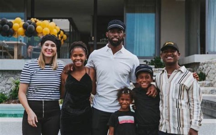 Rapper Siya Ethnicity: Parents And Siblings