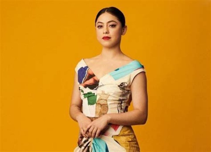 Is Rosa Salazar Homophobic? Here’s the Truth about the Internet Queries