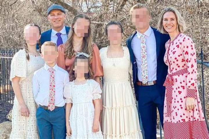 Meet Her 6 Child Shari, Chad, Abby, Julie, Russell And Eve