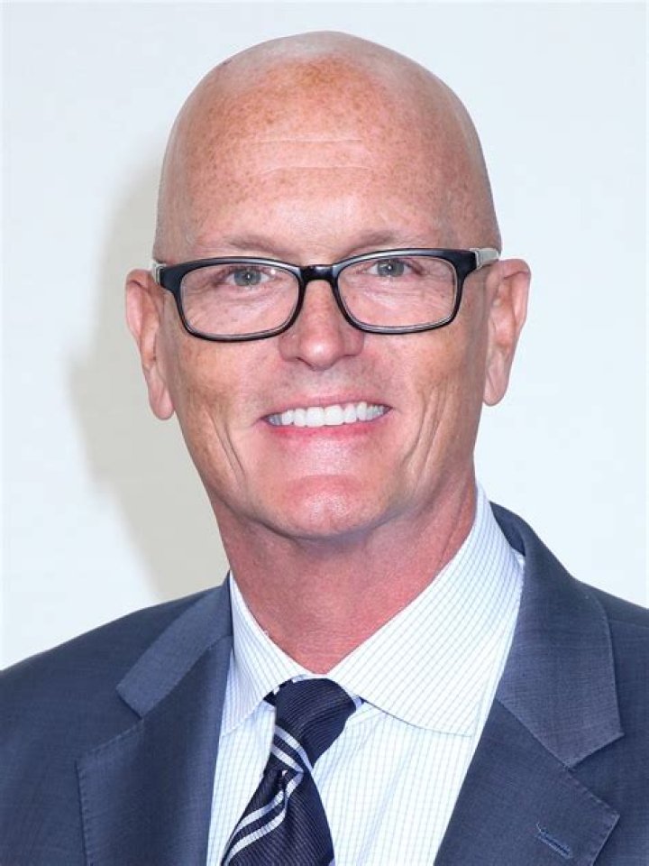 Scott Van Pelt ESPN, Bio, Wiki, Age, Height, Wife, Daughter, College, Salary, and Net Worth