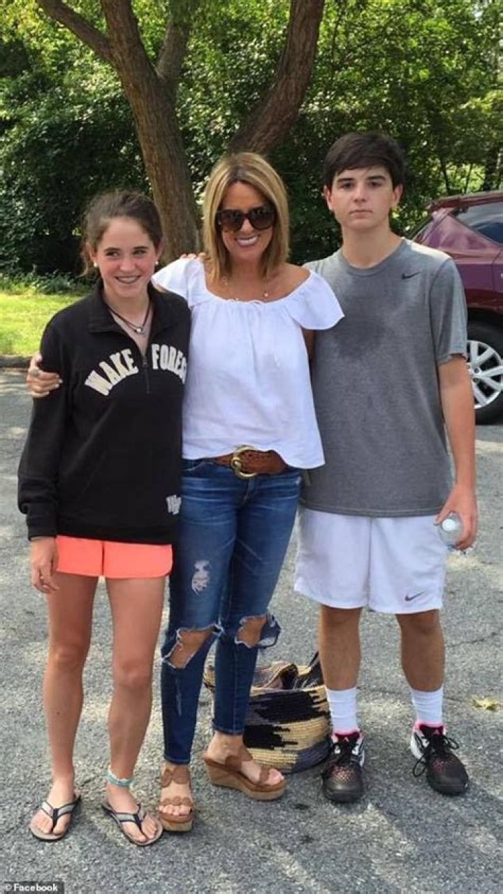 Sean Hannity children | Ecelebritymirror