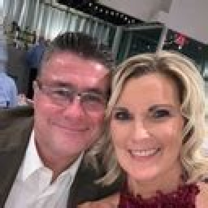 Sharon DeRycke KWQC, Bio, Wiki, Age, Husband, Salary, and Net Worth