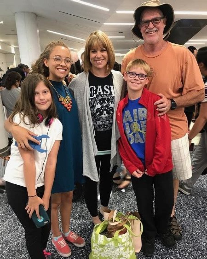 Shelby Simmons Appreciates the Women in Her Life — See Her Messages for Them on Social Media