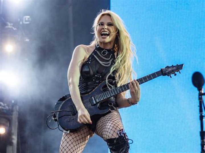 Sophie Lloyd Husband, Age, Net Worth, Wiki, Boyfriend