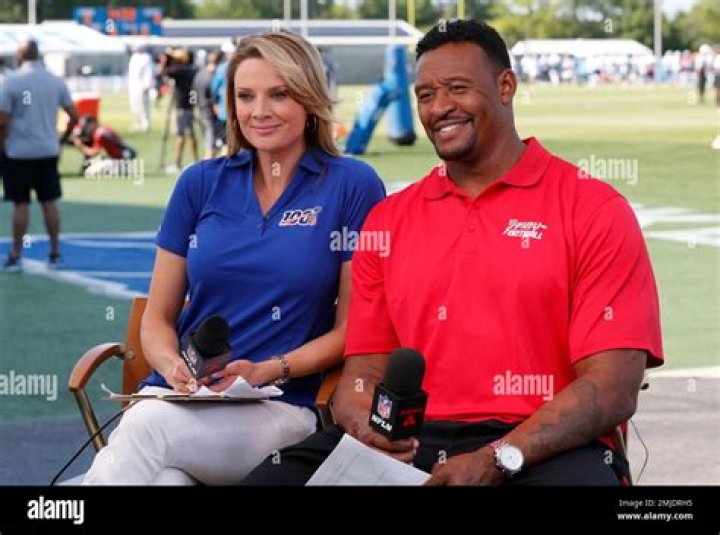 NFL's Stacey Dales &Supportive Husband Separated, Why? Dating Again?