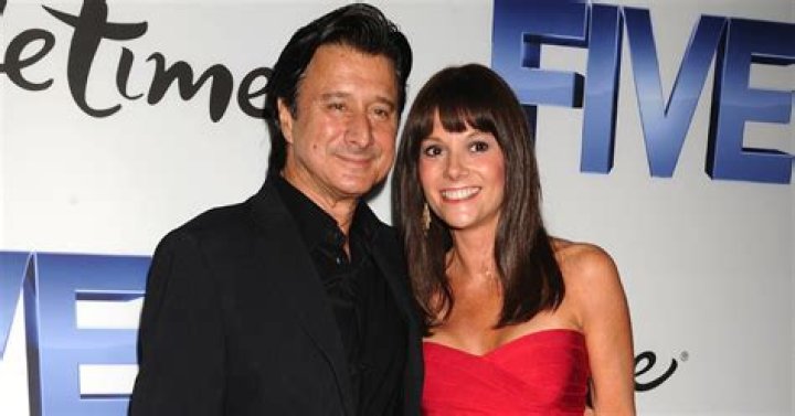 Steve Perry’s Late Girlfriend Made Him Promise Not to Isolate Himself Again