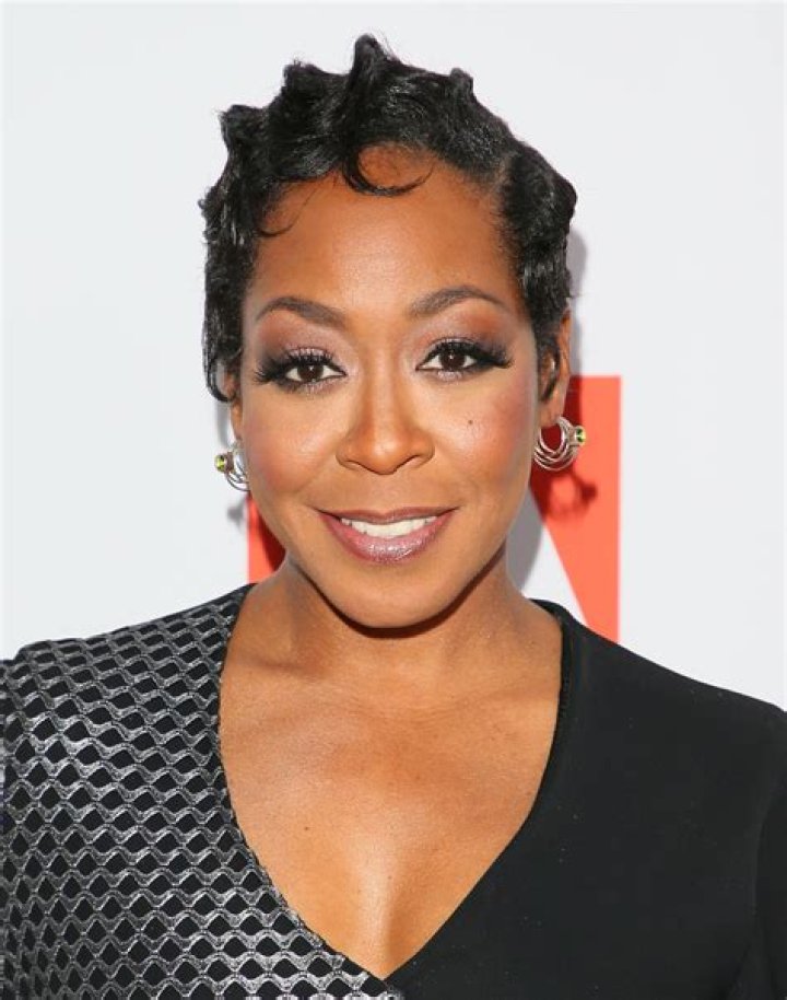 Tichina Arnold Height