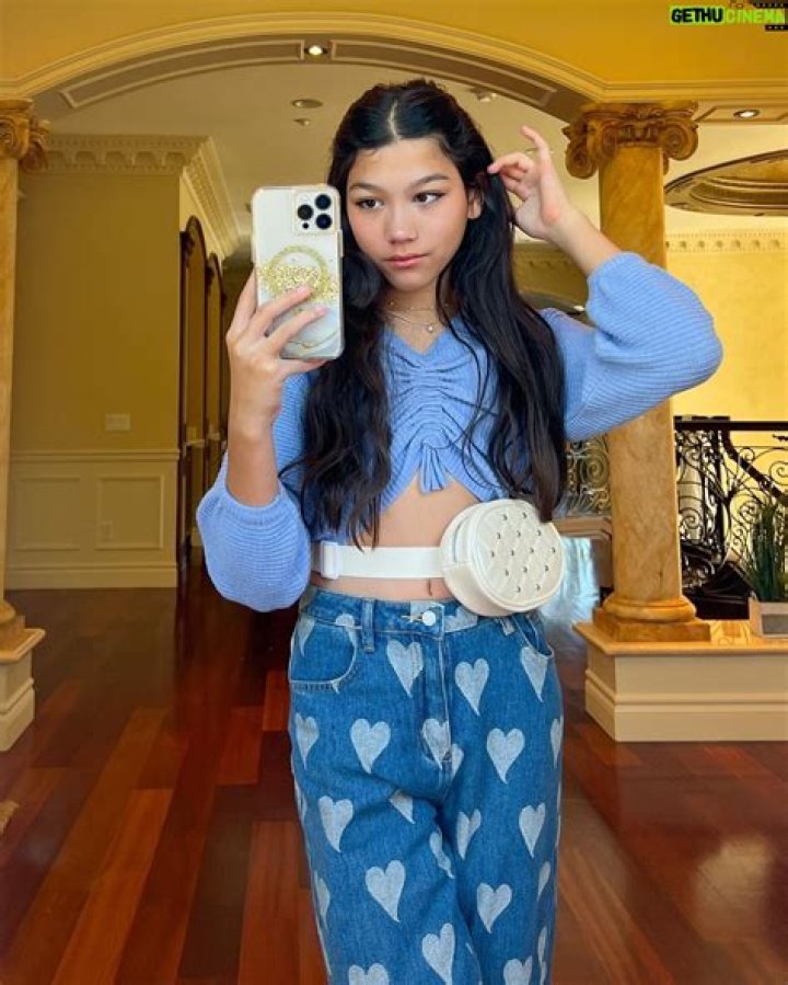 Txunamy Instagram Star, Bio, Wiki, Age, Height, Boyfriend, Siblings, and Net Worth