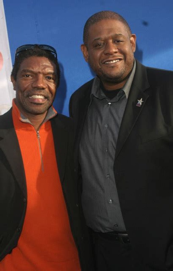 Vondie Curtis-Hall Height