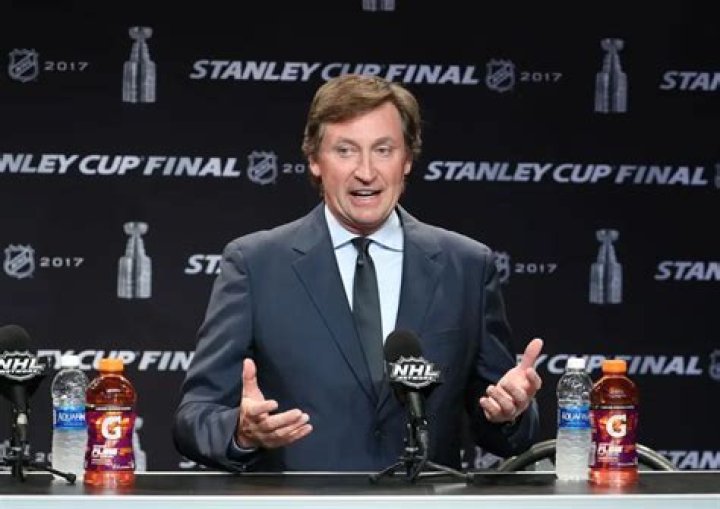 Wayne Gretzky Net Worth – Is He The Richest Hockey Player?