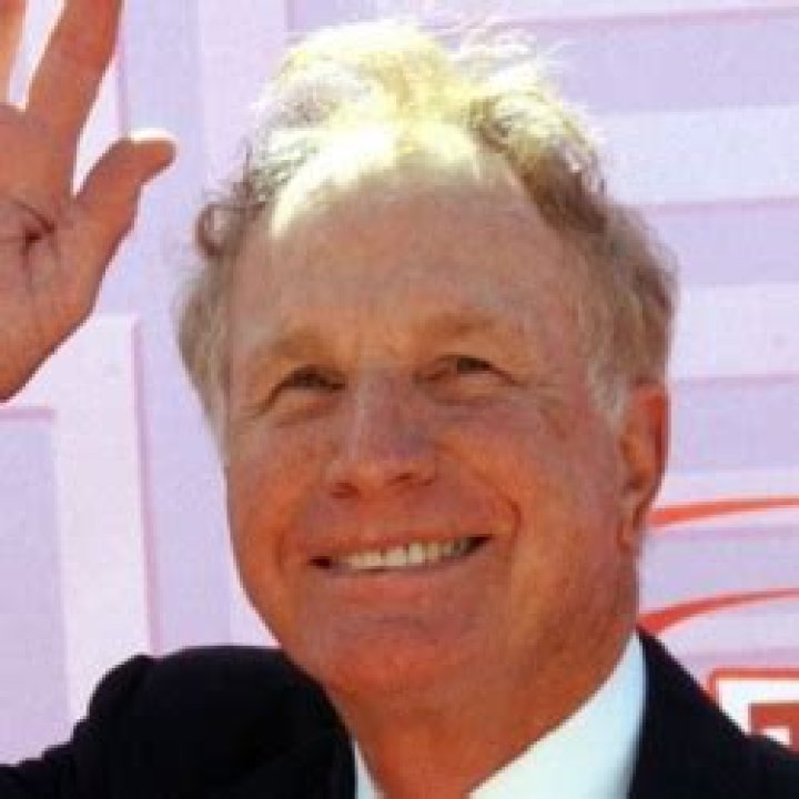 Wayne Rogers Height