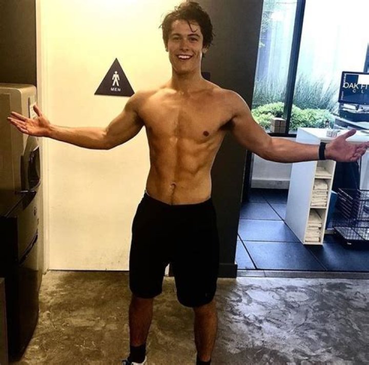 Wolfgang Novogratz Height, Weight, Age, Girlfriend, Biography, Family & Wiki