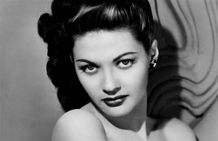 Yvonne De Carlo – Biography, Facts & Life Story
