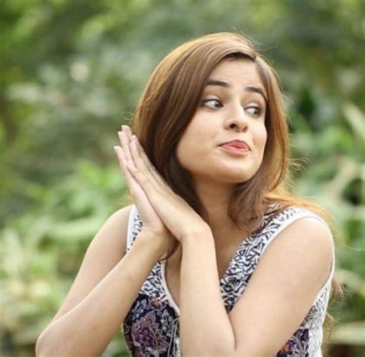 Zainab Raja – Biography, Facts & Life Story