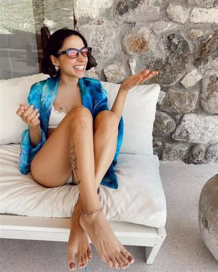 Zeynep Bastik Feet (7 pics) Sexy Feets