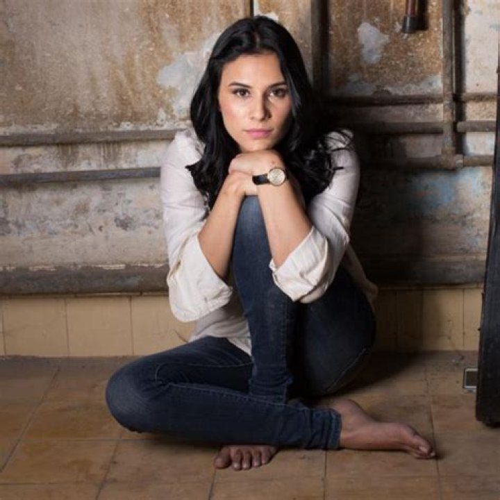 Zoe Viccaji – Biography, Facts & Life Story